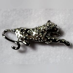 Gorgeous Silver Tone Rhinestone Leopard Brooch / Pin
